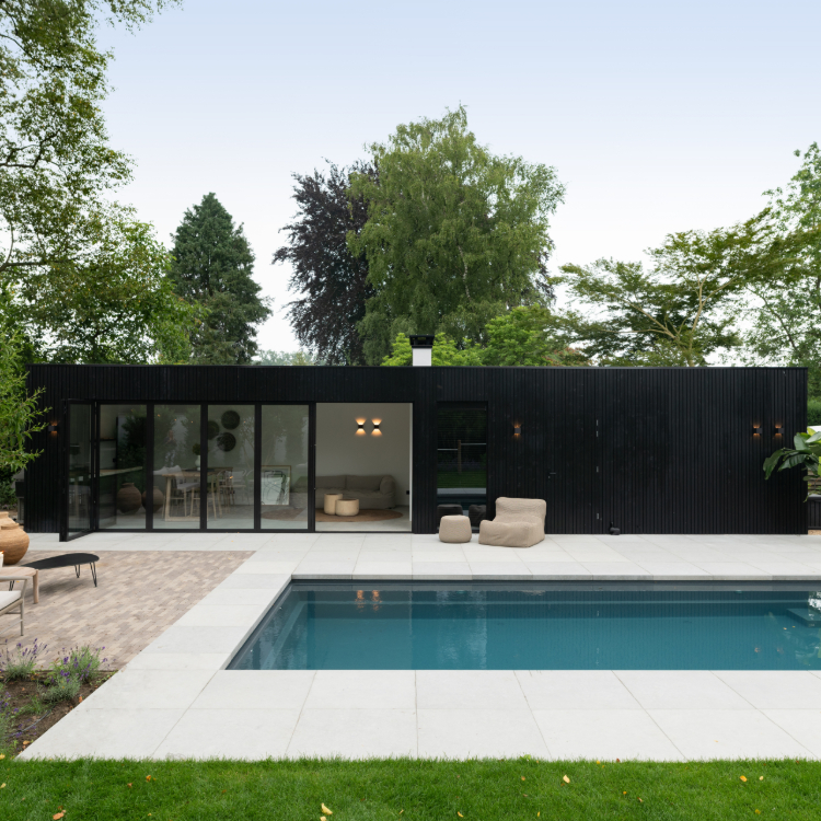 Project-modern zwart poolhouse-header-mob